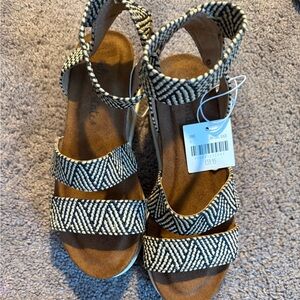Stylish Black and White Women's Sandals